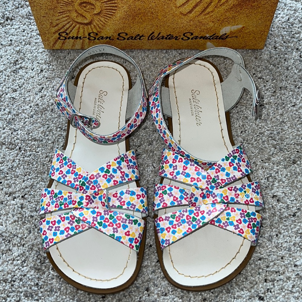 NIB SALT WATER ORIGINAL SANDAL FLORAL